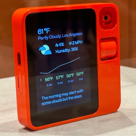 Rabbit R1 Personal Aí Assistant - Picture 3 of 8